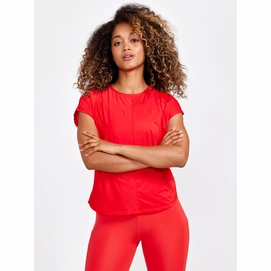 2807_033f5ccd07-1911242-419000_core-essence-ss-tee-w_closeup1-original