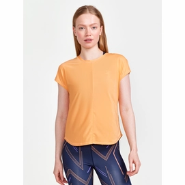 2807_69a754923a-1911242-582000_core-essence-ss-tee-w_closeup1-original