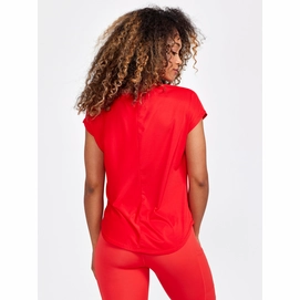2807_edd76a9abc-1911242-419000_core-essence-ss-tee-w_closeup2-original