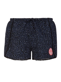 Korte Broek Protest Girls Abbey Concrete