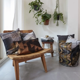 Sierkussen KAAT Amsterdam Gradient Shadow Brown (45 x 45 cm)