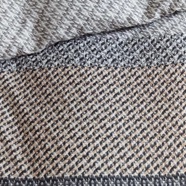 3---Maudi_grey_detail