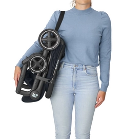 1233750112_2021_maxicosi_stroller_lara2_essentialgraphite_front__lightweightcarrying