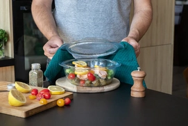 8---SmallRoundGlassOvenDishwithlid_c016107b-d7e6-40d7-88dc-ca9e65868197