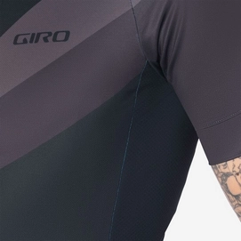 4---giro-m-chrono-sport-jersey-mens-road-apparel-black-render-detail-2