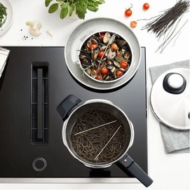 8---Fissler_vitavit_premium_Schnellkochtopf_4.5L_622-412-04-0700_Mood14_11_136
