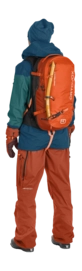 4---49206-23001-AVABAG_LITRIC_FREERIDE_28_desert_orange-M-02 (1)-_no-bg