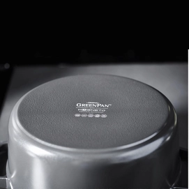 3---GP_FEATHERWEIGHT_BLACK_Casserole_B11_2018-a_ca56b75a-257b-478d-a868-8bcd710c29c0