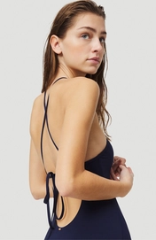 5---0A8212_5204_MODEL_3