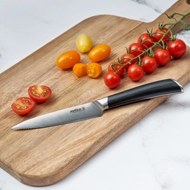 7---E920276_SERRATED_PARING_KNIFE_11.5CM_LIFESTYLE_HR_square_2_5f3bae1c-20c6-42bd-bdf6-29062198eb6c