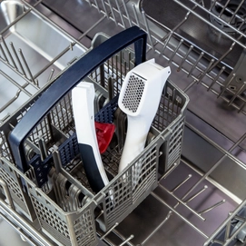 4---E960006_Easy_Clean_Garlic_Press_dishwasher_1