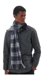 3---USC0001TN17_AW23MAIN_front_1-_no-bg