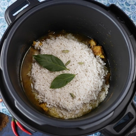 5---CrockpotExpressChickenBiryaniPressureCookShot2_611cd3f102d722.77905497