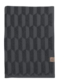 Badlaken Mette Ditmer Geo Anthracite (70 x 133 cm)