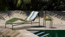 3---Palissade Chaise Longue olive_Palissade Stool olive_Trio Bath Sheet sky blue