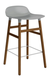 Barstoel Normann Copenhagen Form Barstool 65 cm Walnut Grey