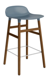 Barstoel Normann Copenhagen Form Barstool 65 cm Walnut Blue
