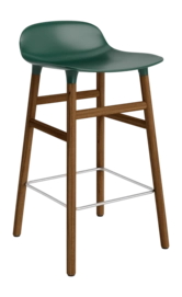 Barstoel Normann Copenhagen Form Barstool 65 cm Walnut Green