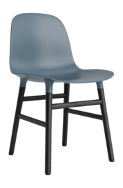 Stoel Normann Copenhagen Form Chair Black Oak Blue
