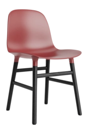 Stoel Normann Copenhagen Form Chair Black Oak Red
