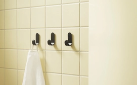 5---2021_Normann_Copenhagen_Curve_Hook_Mini_Black_
