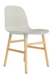 Stoel Normann Copenhagen Form Chair Oak Light Grey