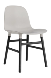 Stoel Normann Copenhagen Form Chair Black Oak Warm Grey
