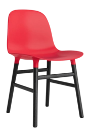 Stoel Normann Copenhagen Form Chair Black Oak Bright Red