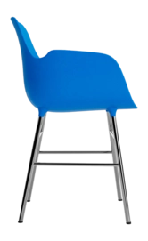 3---normann-copenhagen-spisebordsstol-normann-copenhagen-form-armchair-steel-chrome-bright-blue-5441797