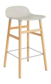 Barstoel Normann Copenhagen Form Barstool 65 cm Oak Light Grey