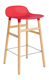 Barstoel Normann Copenhagen Form Barstool 65 cm Oak Bright Red