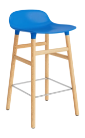 Barstoel Normann Copenhagen Form Barstool 65 cm Oak Bright Blue