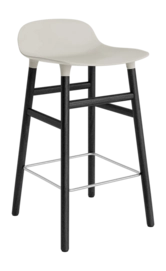 Barstoel Normann Copenhagen Form Barstool 65 cm Black Oak Light Grey