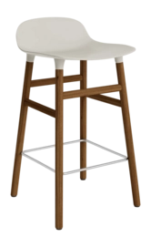 Barstoel Normann Copenhagen Form Barstool 65 cm Walnut Light Grey
