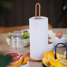 2---Zone-Denmark-Singles-Kuechenrollenhalter-14_5-H-32-cm-apricot-Ambiente-1