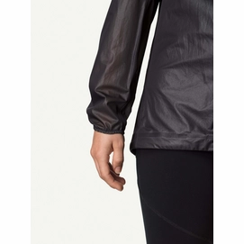 6---Ws-The-Orange-Jacket_True-Black_840004_900_DET_1156_low_c