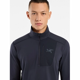6---Rho-LT-Zip-Neck-Black-Sapphire-Pocket-Detail