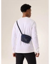 S24-X000006157-Mantis-1-Waistpack-Black-Sapphire-Vitality-Front-View