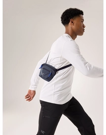 S24-X000006157-Mantis-1-Waistpack-Black-Sapphire-Vitality-Side-View