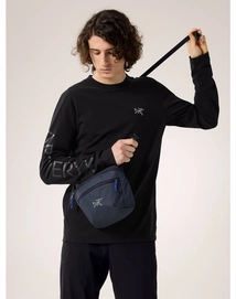 4---S24-X000008973-Mantis-2-Waist-Pack-Black-Sapphire-Vitality-Detail-1