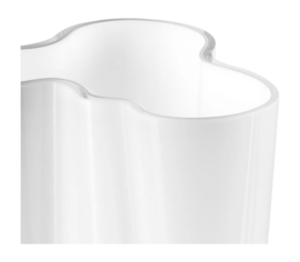 2---1007038_iittalaemea_02_iittala_alvar-aalto-collection-vase-95mm-opal