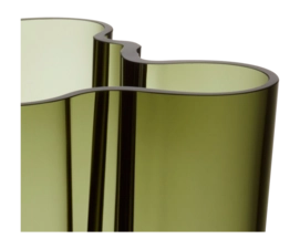 2---1025668_iittalaemea_02_iittala_alvar-aalto-collection-vase-251mm-moss-green