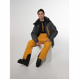 6710312_672_model_front-full_03