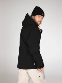 6710602_290_model_back-half_01_web