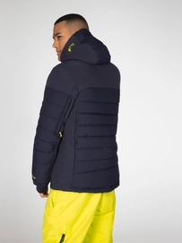 6711902_905_model_back-half_01_web
