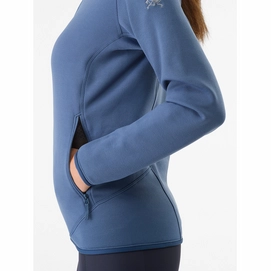 7---Kyanite-Hoody-Moonlit-Women-s-Pocket-Detail