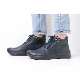 7---wolky-hoge-veterschoenen-05891-glacier-24800-blauw-leer-sfeer