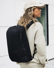 10---TheMakelos22LBackpackonperson