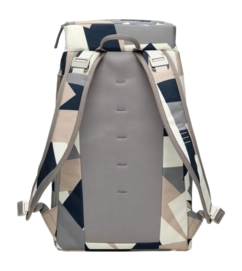 7---Hugger_20Backpack_2025L_20Line_20cluster03-5-_no-bg