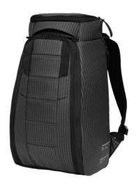 2---hugger_backpack_20l_refl-black_02-_no-bg